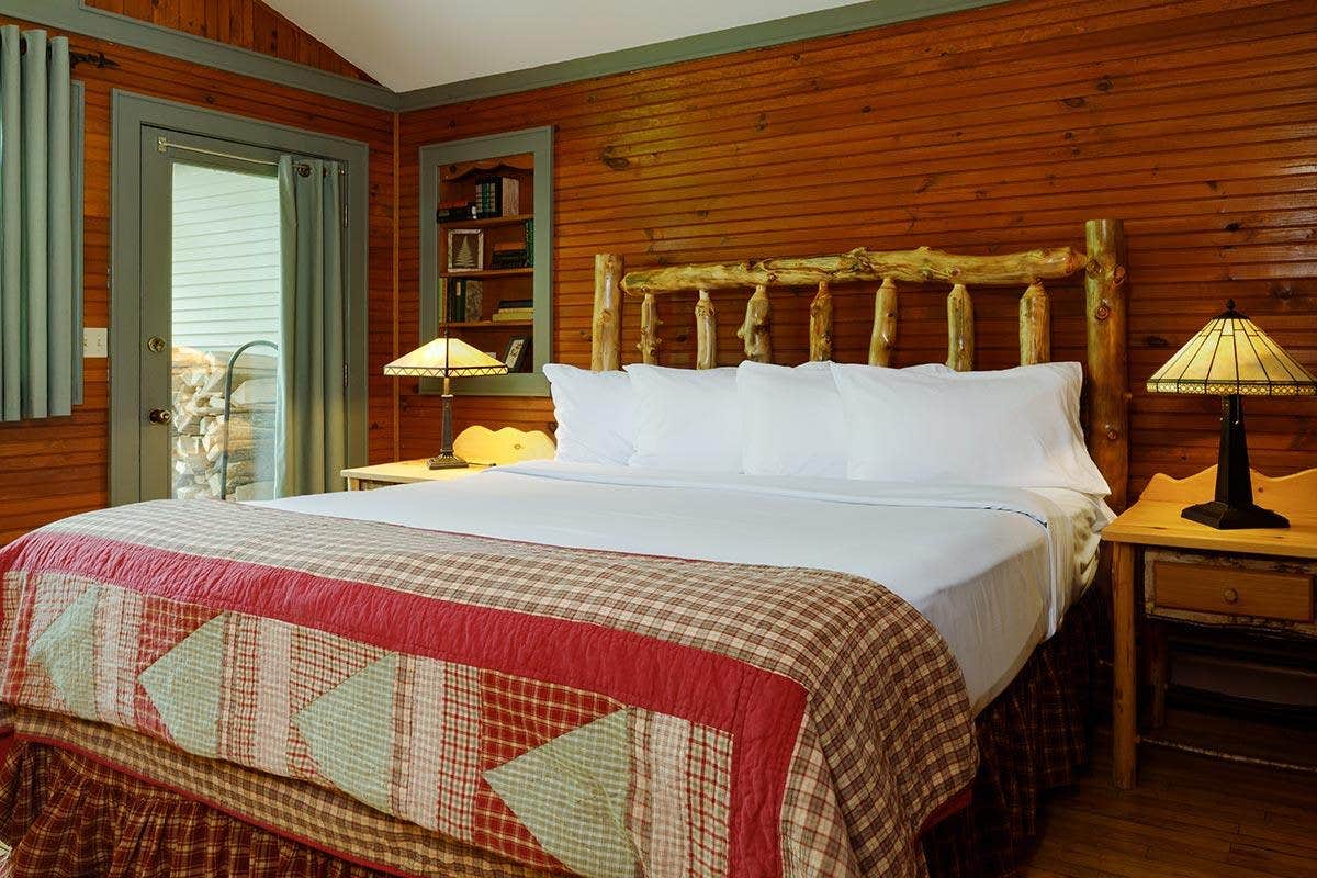 Friends Lake Inn