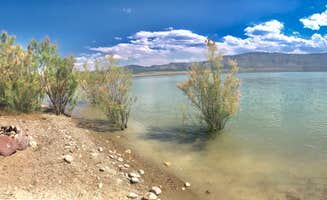 Jason & Sara S.'s photo at Navajo Cliffs in Utah