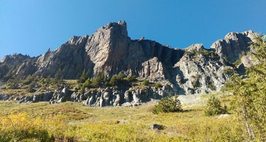 Yellowstone Cliffs Camp
