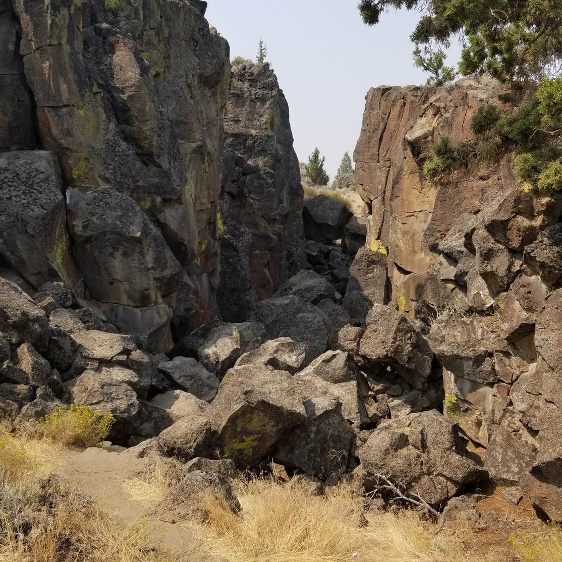 CrackInTheGround Camping Christmas Valley, OR