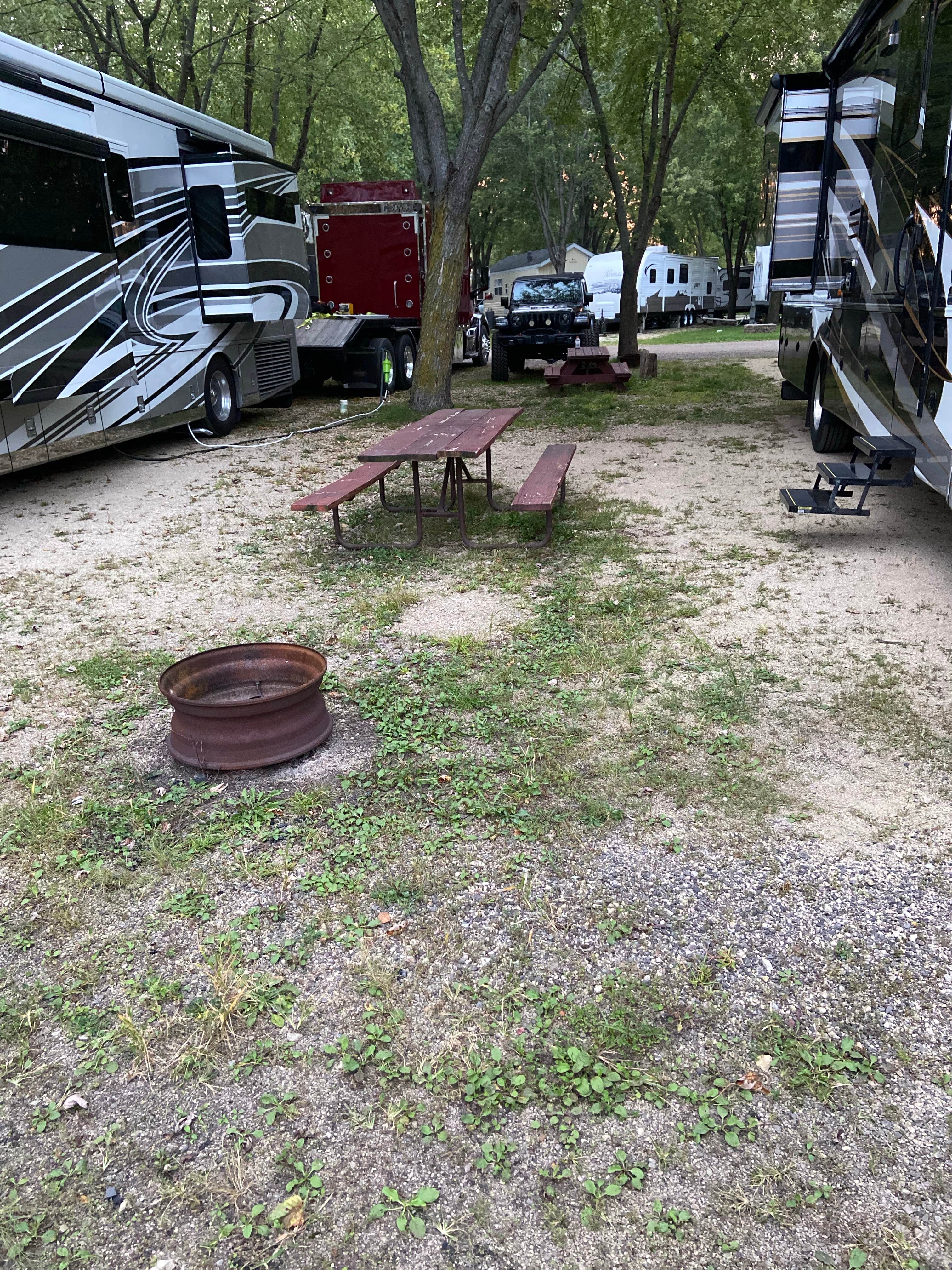 Camping near Fire Tower Cabin — Yellow River State Forest: Sports Unlimited Campground, Prairie du Chien, Wisconsin