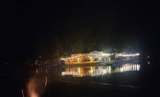 Camping near Sharp Rock Falls Recreation: Lake Campalot, Percy, Illinois