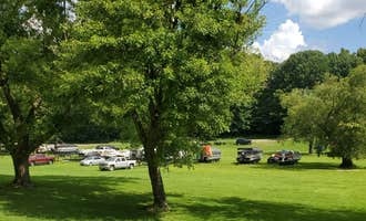 Camping near Cravens Bay - LBL Lake Access: Indian Point RV Park, Eddyville, Kentucky