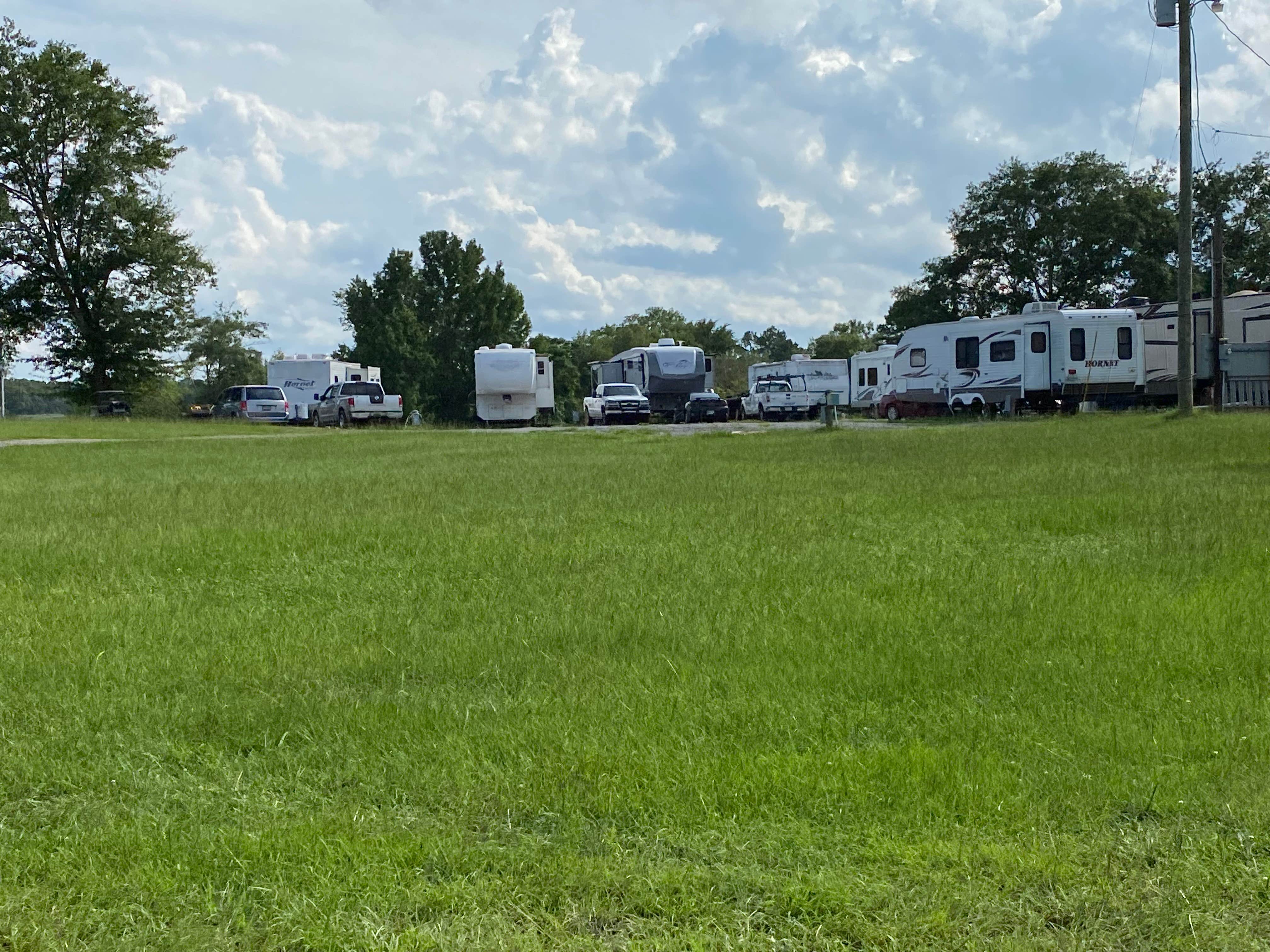 Camping near Big Canoe Creek Outfitters: Sunset Cove RV Park and Marina, Cropwell, Alabama