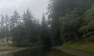 Camping near Half Moon Bay Campground: Windy Cove Campground (Section B), Reedsport, Oregon
