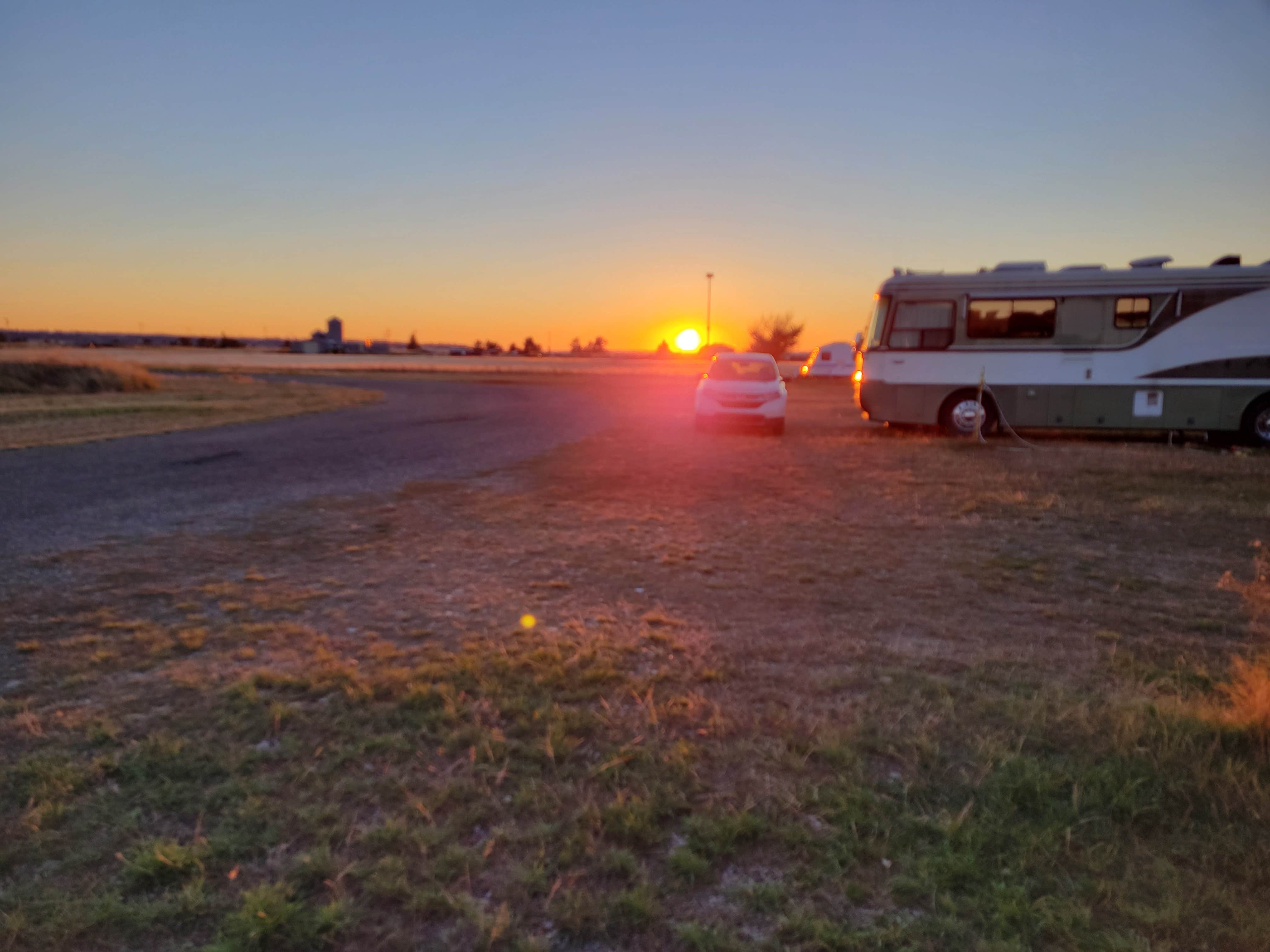 Camping near Love's RV Stop-Hardin MT 679: The fort at 49, Pompeys Pillar, Montana