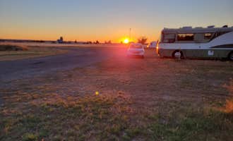 Camping near Grandview Campground: The fort at 49, Pompeys Pillar, Montana