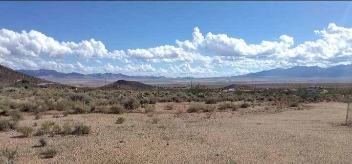 Camping near Corvus Mountain View Retreat: Sunward Ho! RV Spaces, Kingman, Arizona