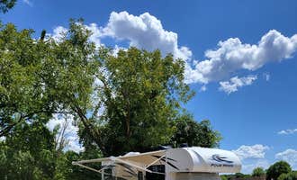 Camping near Red Oak Ranch: BeeWeaver Honey Farm & Wildflyer Mead Co, Cedar Creek, Texas