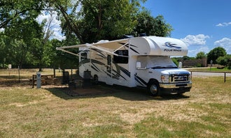 Camping near Yogi Bear's Jellystone Park™ Camp-Resort Waller: BeeWeaver Honey Farm & Wildflyer Mead Co, Cedar Creek, Texas