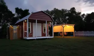 Camping near Shreveport Bossier City KOA: Lucky H & W Farm Hatchery Cabin, Elm Grove, Louisiana
