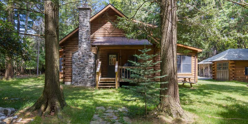 Camper submitted image from Hunt Lodge Log Cabin | Peaceful Area Near Attractions