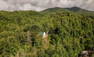Camping near Mount Collins — Great Smoky Mountains National Park: Farm Bear Lodge, Bryson City, North Carolina