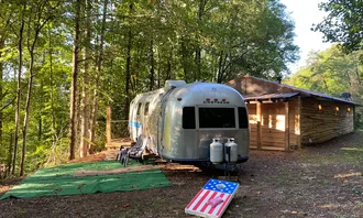 Airbear: Airstream Glamping with Hot Tub and Cabin