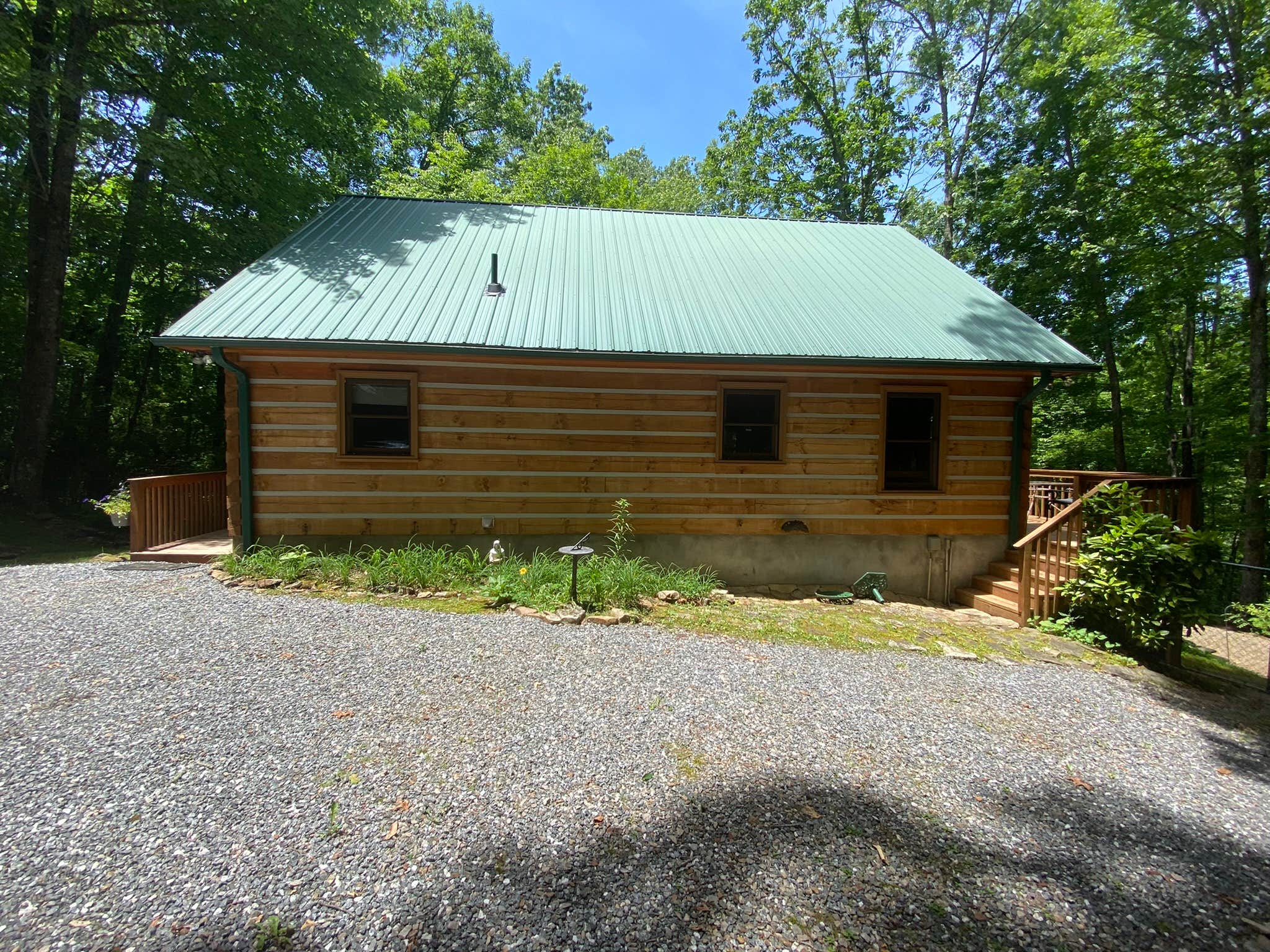 Steve Y.'s photo of a cabin at Carolina Moon Cabin near Balsam Grove, NC