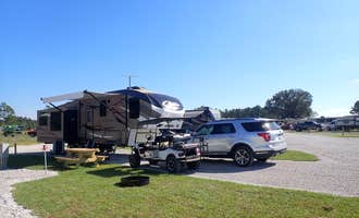 Camping near Falling Waters State Park Campground: Holmes Creek Camping & RV Resort, Vernon, Florida