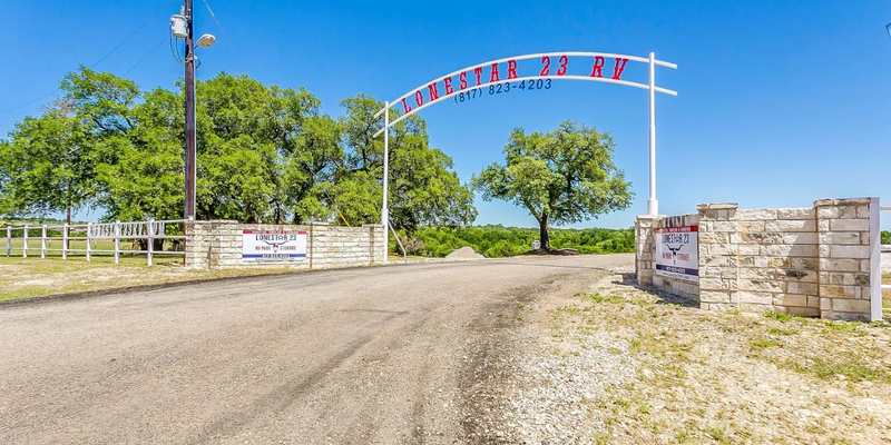 Camper submitted image from Lonestar 23 RV & Storage