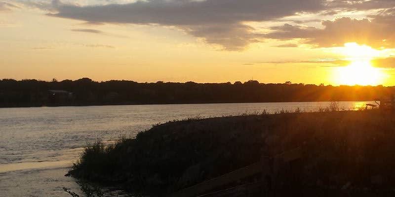 Camper submitted image from Larson's Landing RV Park