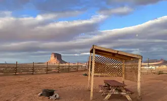Camping near Narrow Canyon Orchards Campsite: Hummingbird Campground, Monument Valley, Utah