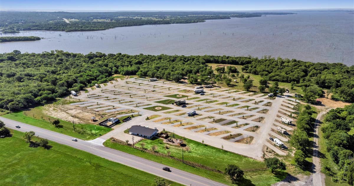 Lake Point RV Resort | Valley View, Texas