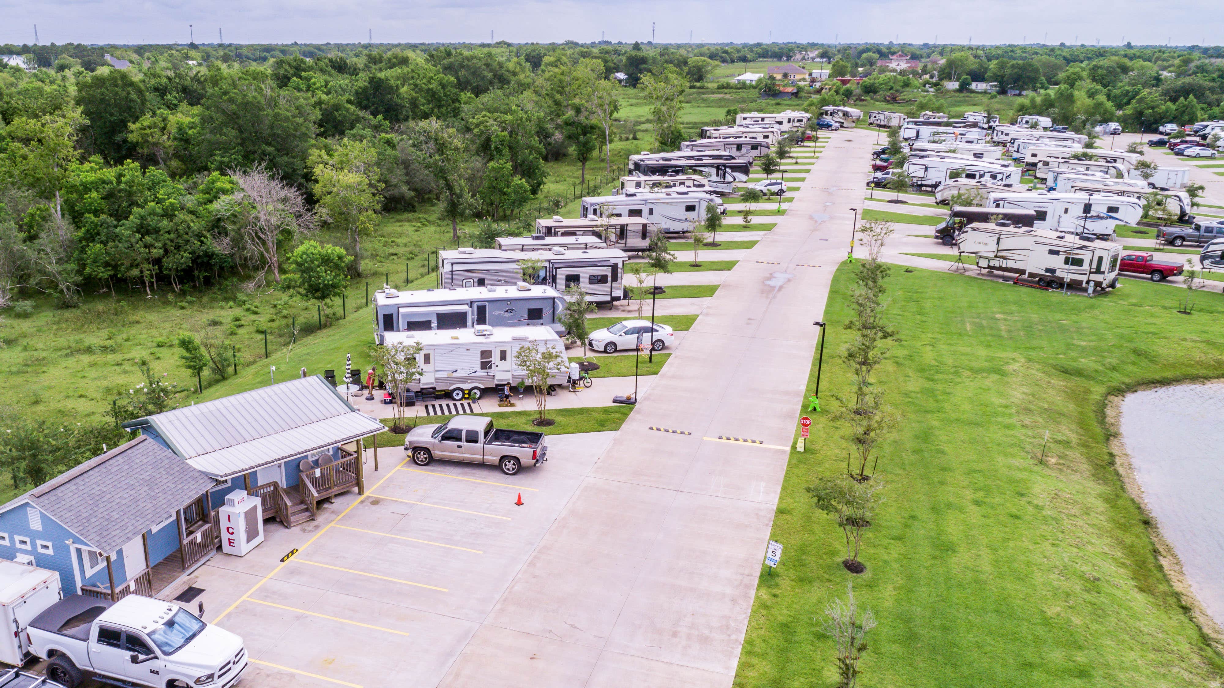 Horizon M.'s photo of rv camping at Pearland RV Park near Pasadena, TX