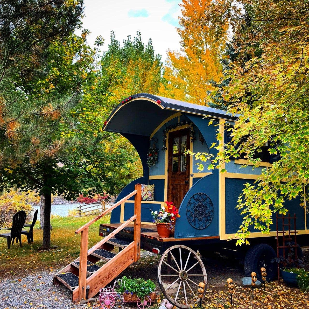 Salmon Gypsy Bed & Breakfast | May, ID