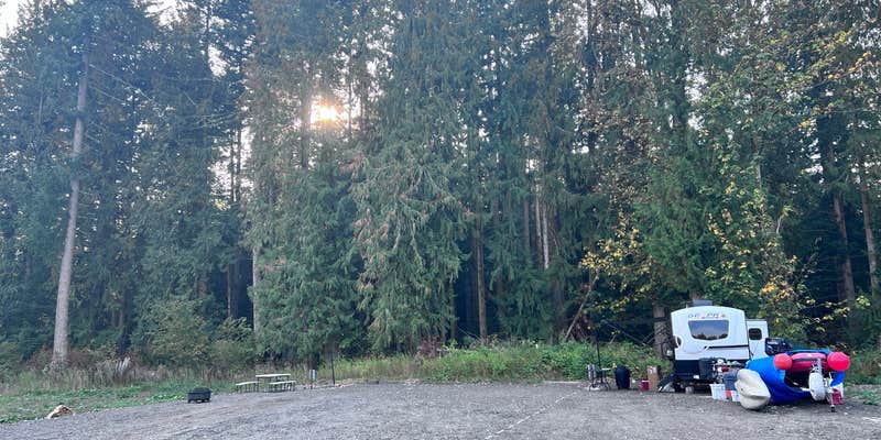 Camper submitted image from Deschutes Acres RVs