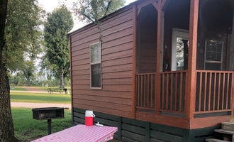 Camping near Bells Bend Park: Nashville RV and Cabins Resort, Nashville, Tennessee