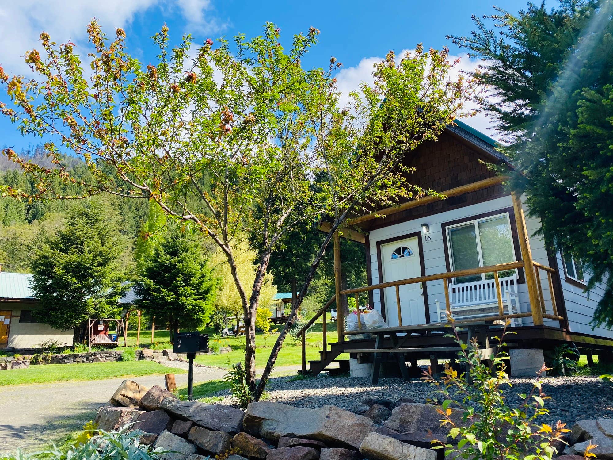 Umpqua's Last Resort & Oregon Mountain Guides