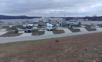Camping near Olde Massey Campground and RV Park: Off Shore RV Park, Bellevue, Iowa