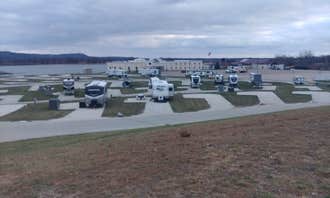 Camping near Palace Campground: Off Shore RV Park, Bellevue, Iowa