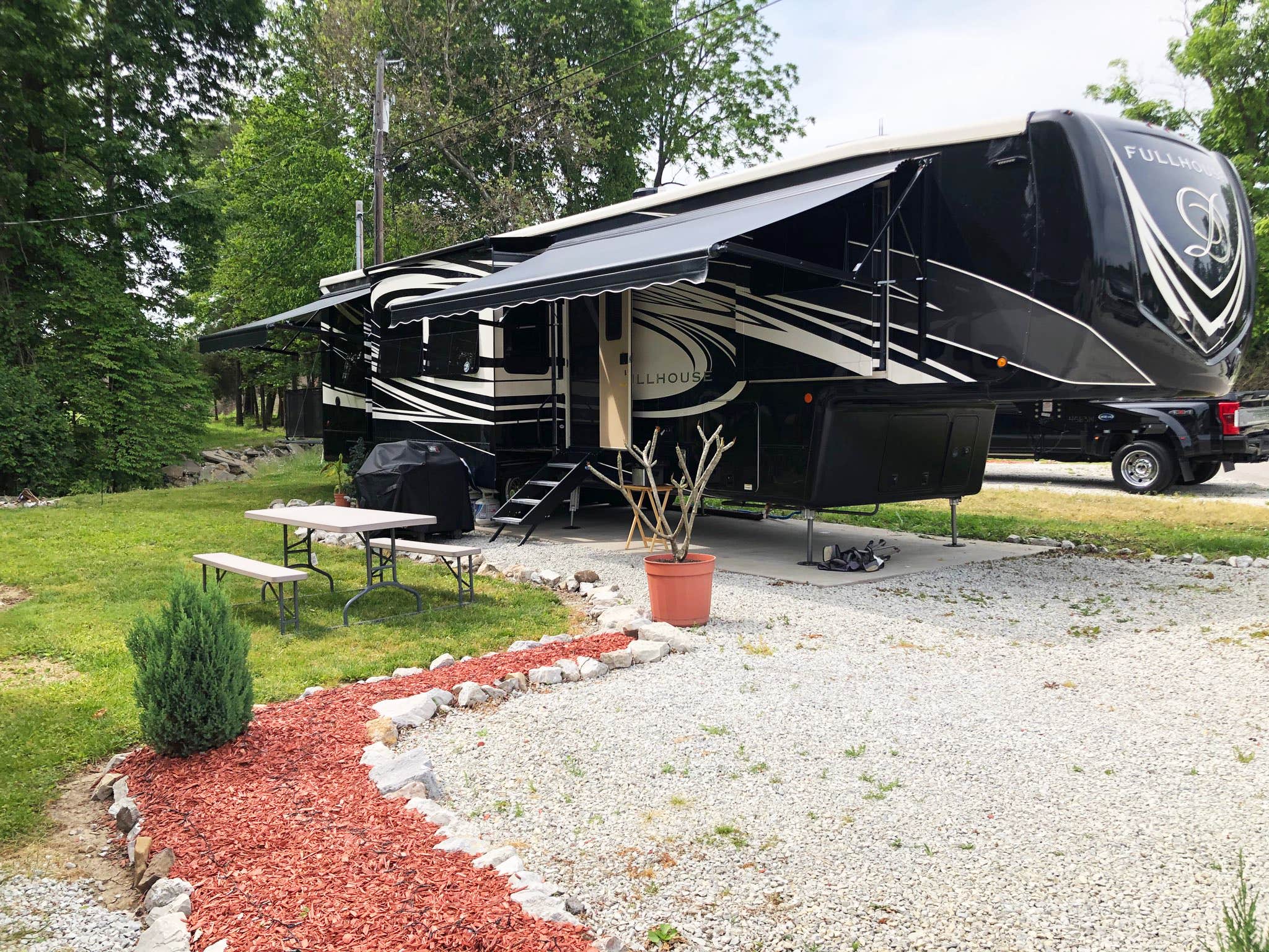 Camper submitted image from Brooks RV Park - full hookup The safest park in Louisville! - 2