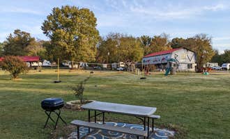 Camping near Fish Hawke Point at Lake Hawkins: Texas Rose RV Park, Lindale, Texas