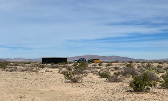 Camping near Sunset views wonder valley: Desert Dreamers Retreat By Fireside, Twentynine Palms, California