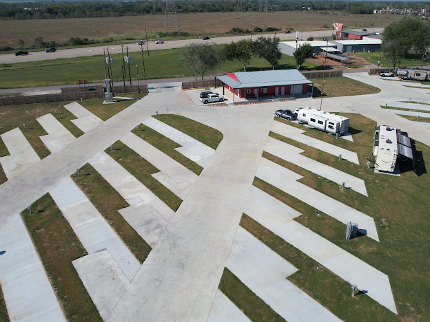 Camping near Austin Bayou Golf Course and RV Park: Howdy Y&#x27;all RV Resort, Pearland, Texas