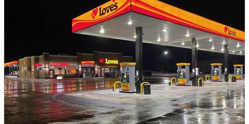 Camper submitted image from Love's RV Hookup-Drayton ND 843