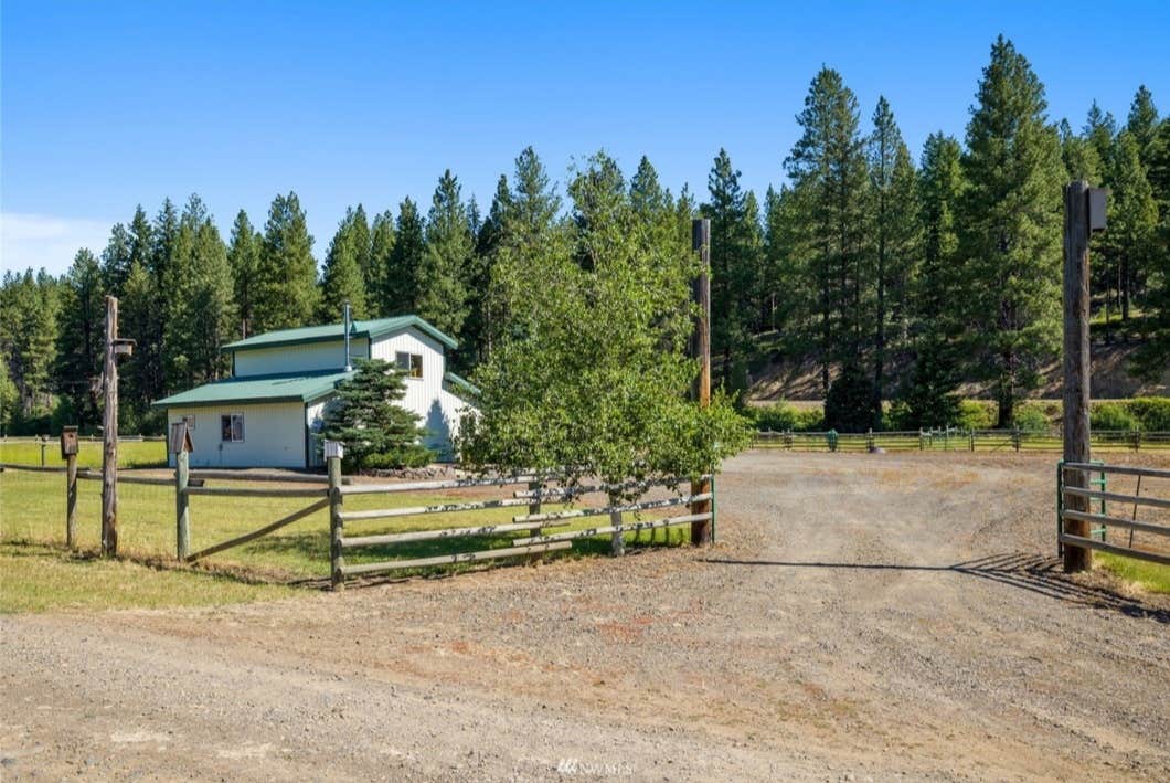 Camping near Icewater Creek Campground: Barn Valley - closed, Cle Elum, Washington