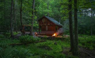Camping near Mashipacong Island Campsite — Delaware Water Gap National Recreation Area: The Record Room, Millrift, New York
