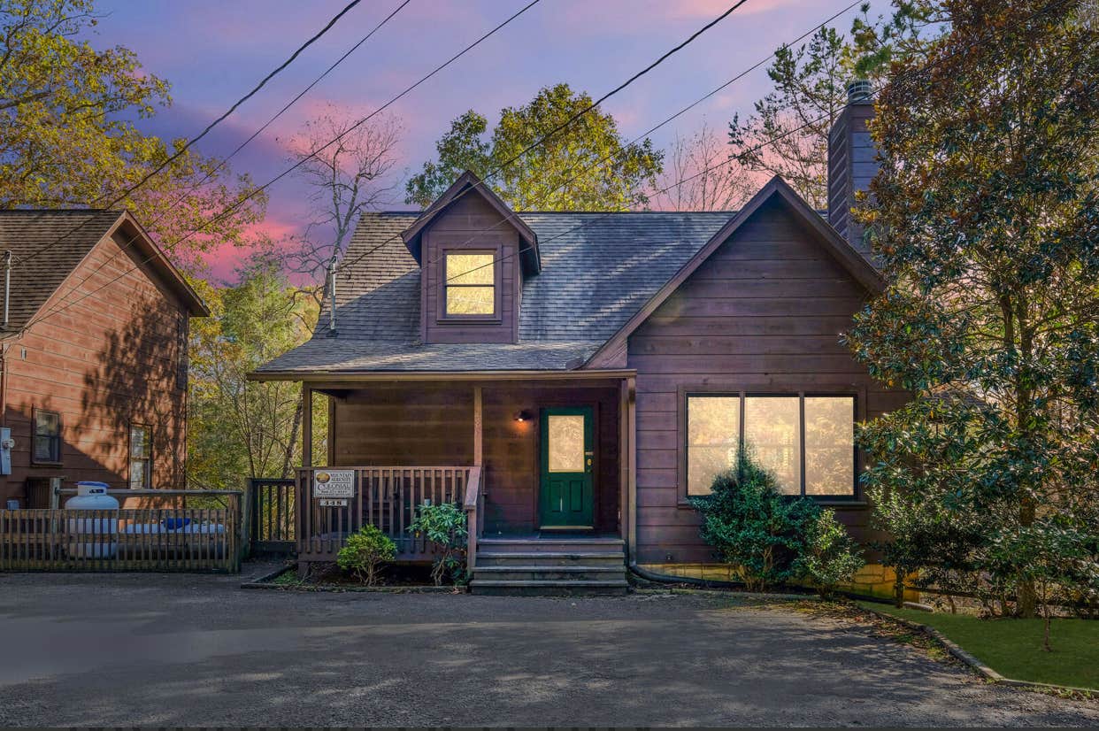 Darryl D.'s photo of a cabin at The Luvre near Wawona, CA