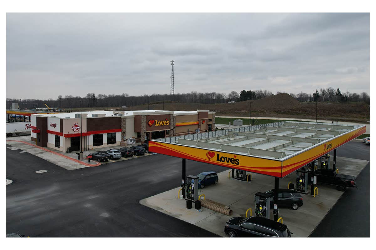 Camping near Deer's Leap Winery: Love's RV Hookup-Madison OH 863, Madison, Ohio