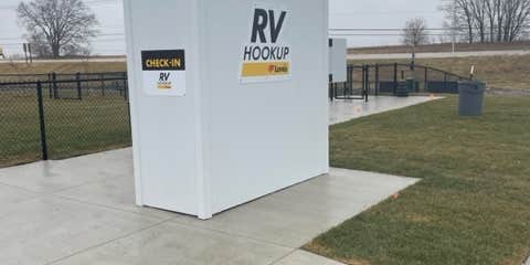 Camper submitted image from Love's RV Hookup-Morris IL 859