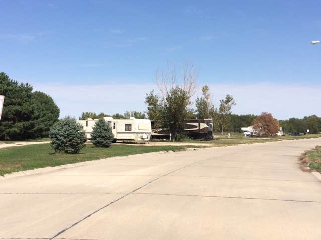 Camping near Prairie Oasis Campground & Cabins: Sutton City Park, York, Nebraska