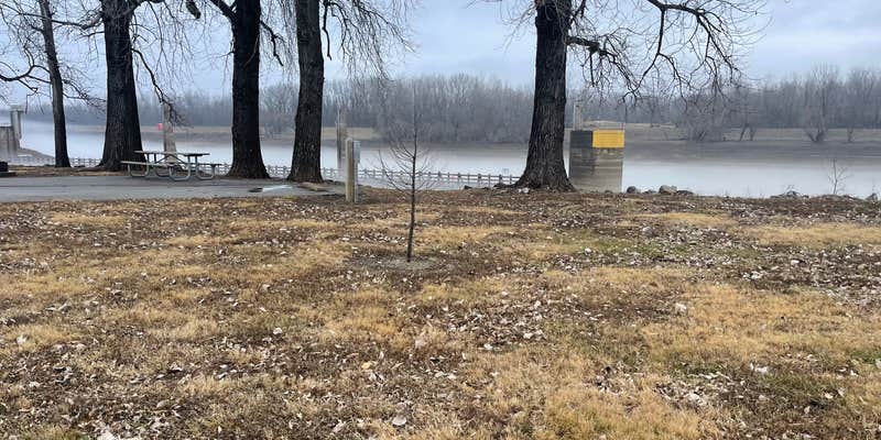 Camper submitted image from Kaskaskia Jerry F. Costello Lock and Dam (formerly the Kaskaskia Lock and Dam