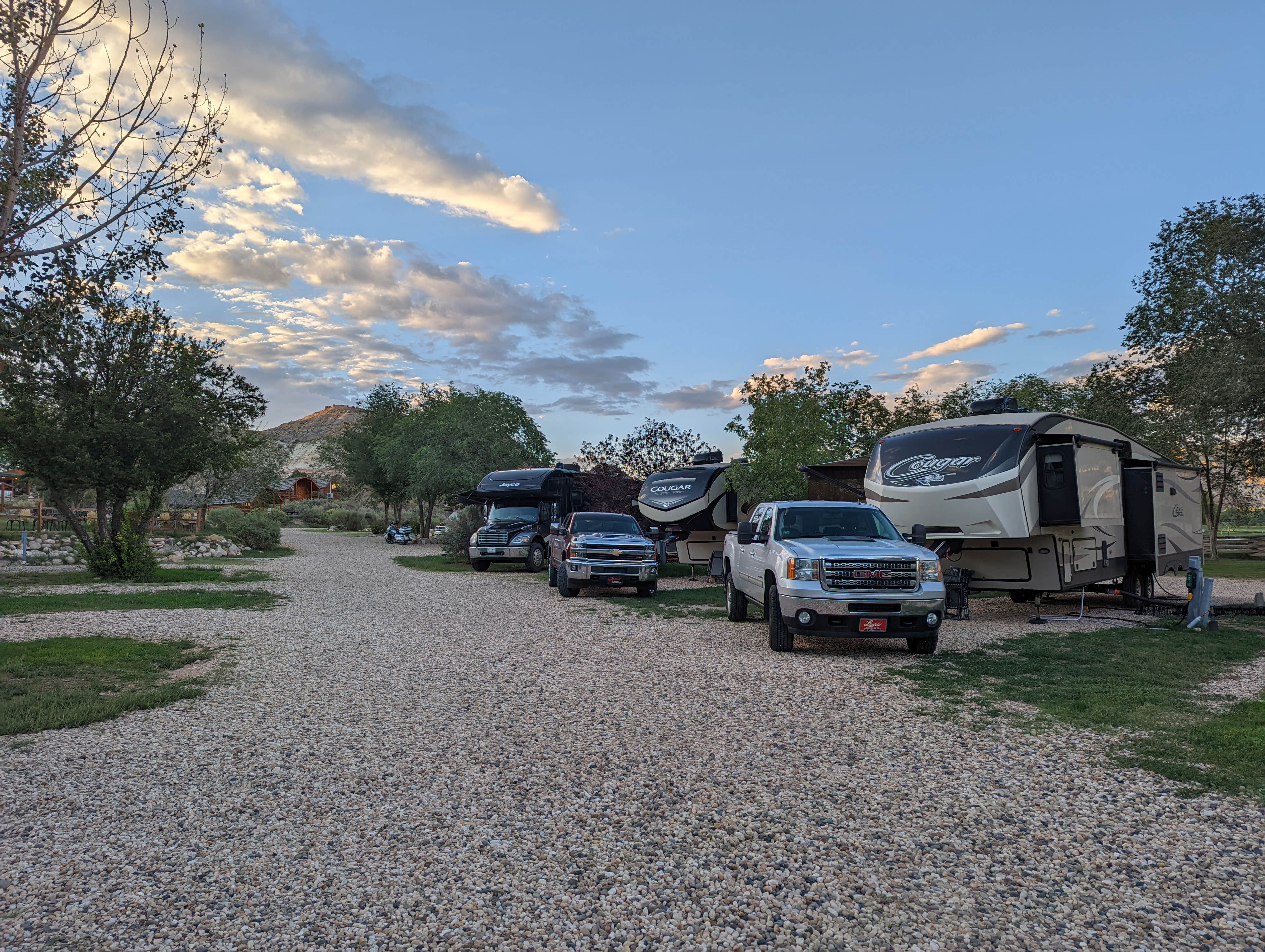 Camping near Henrieville Creek - Grand Staircase Nat Mon: Bryce Canyon RV Resort by Rjourney, Cannonville, Utah