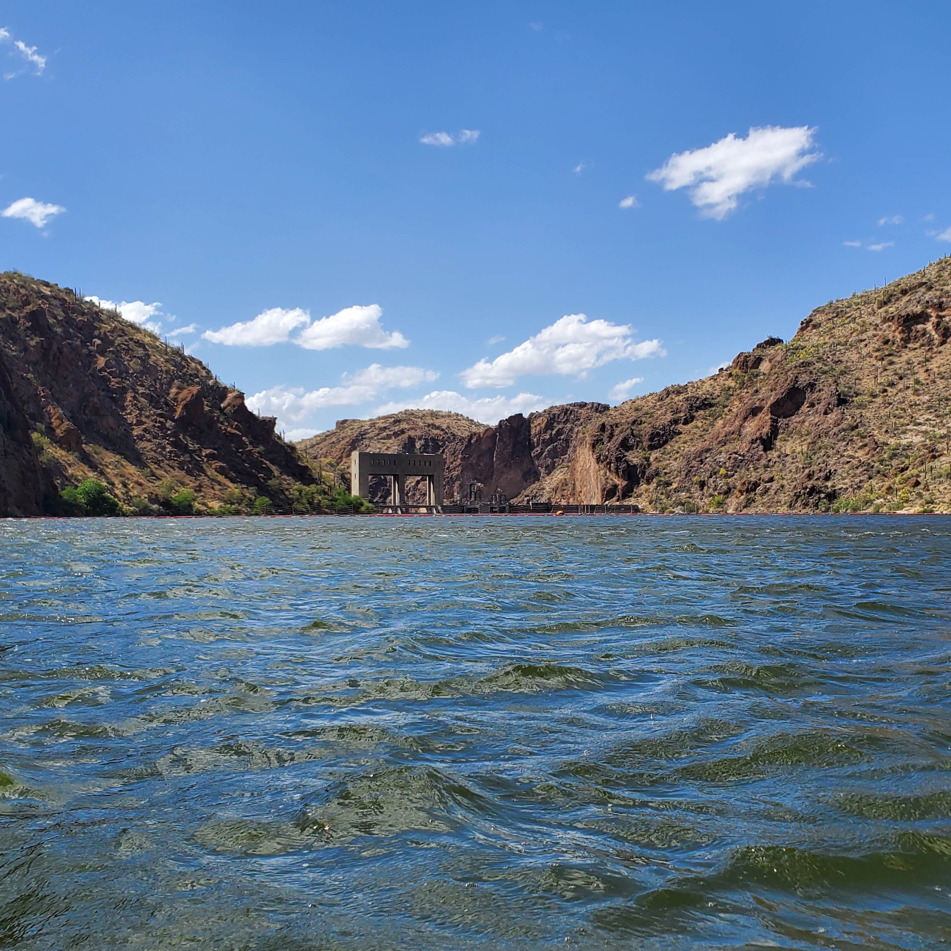 Escape to Paradise: Arizona's Canyon Lake Marina - Your Gateway to Fun on the Water