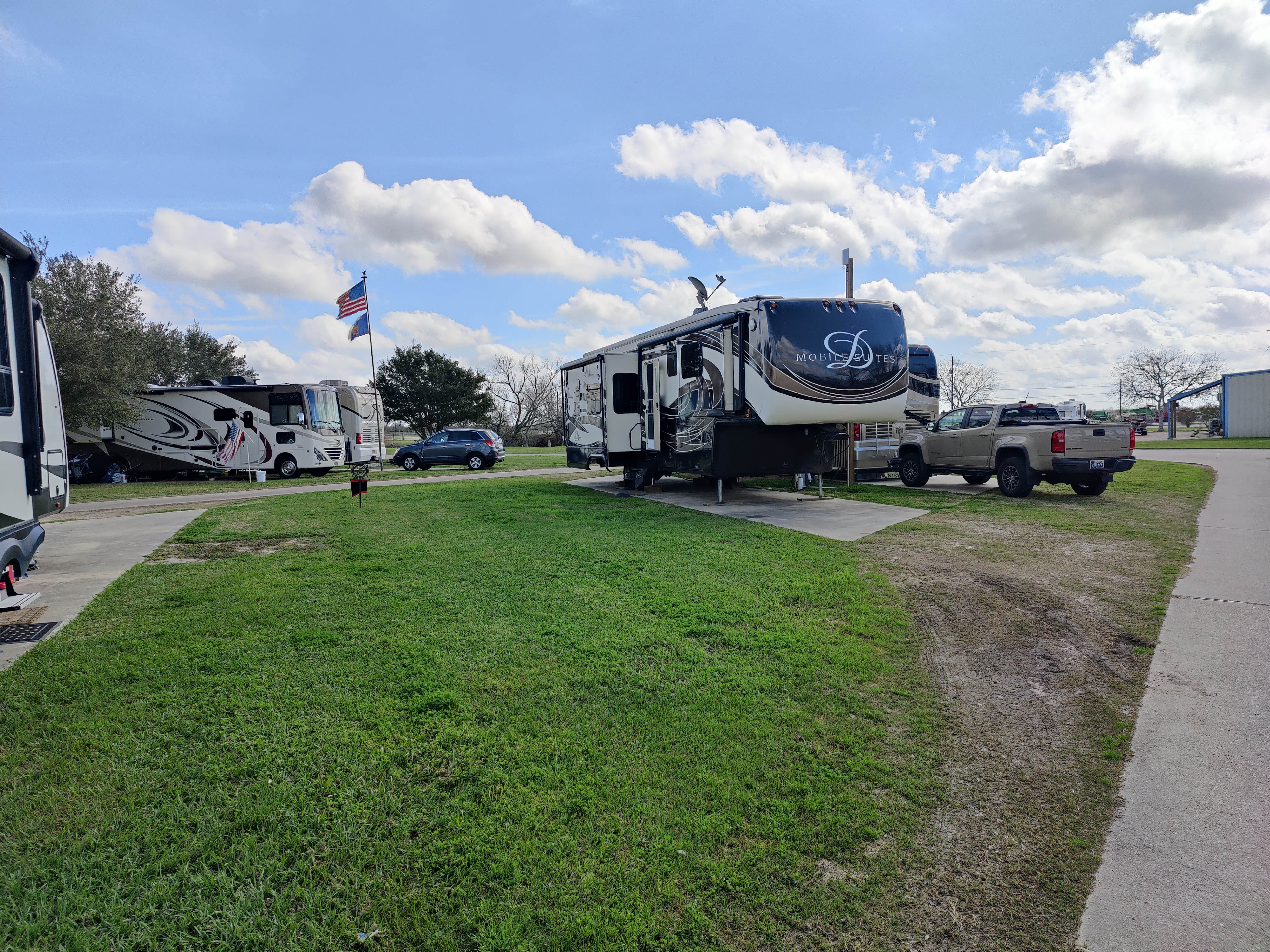 Kenny's photo of rv camping at Gateway to the Gulf RV Park at Victoria-Port Lavaca near Edna, TX