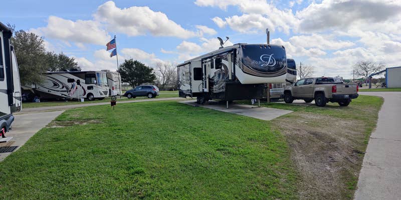 Camper submitted image from Gateway to the Gulf RV Park at Victoria-Port Lavaca