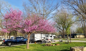 Camping near Hummingbird Hollow Farm Sanctuary: Pin Oak RV Park, Union, Missouri
