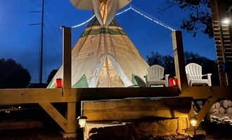 Camping near Toccoa River Sandy Bottoms Recreation Area: Lost Indian Camp , Morganton, Georgia