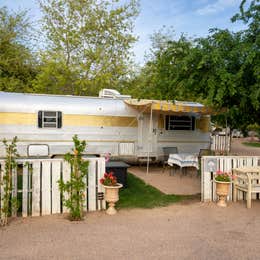 Campground Finder: The Cozy Peach at Schnepf Farms